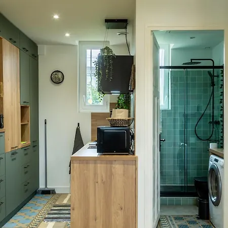 Jungle - Jardin, Netflix Et Parking - Le Manoir Aux Pommes *