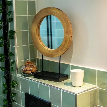 Jungle - Jardin, Netflix Et Parking - Le Manoir Aux Pommes *