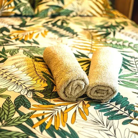 Jungle - Jardin, Netflix Et Parking - Le Manoir Aux Pommes Apartament