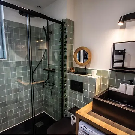 Jungle - Jardin, Netflix Et Parking - Le Manoir Aux Pommes Orbec