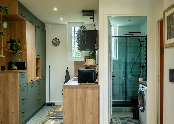 Jungle - Jardin, Netflix Et Parking - Le Manoir Aux Pommes *